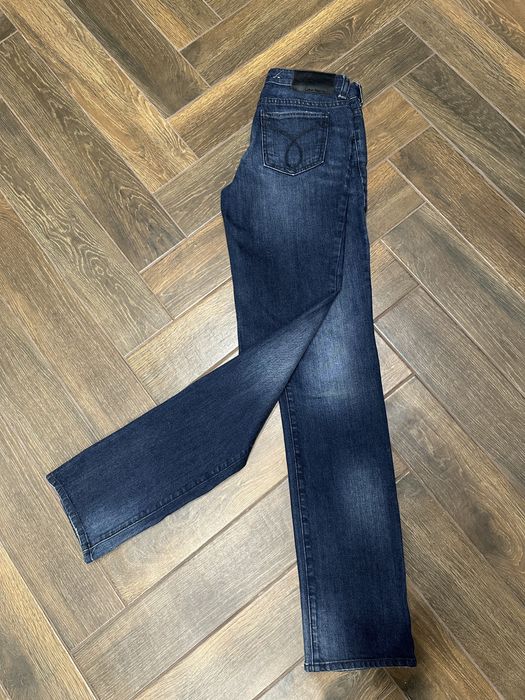 Нові прямі джинси за ціною Zara