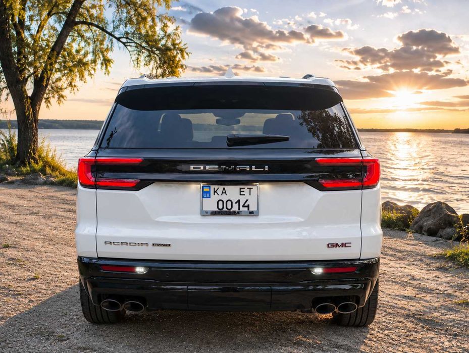 GMC Acadia 2025 продаж
