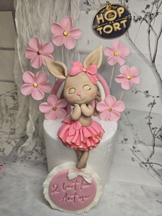 Króliczek zajączek z masy cukrowej miś na tort na roczek figurki
