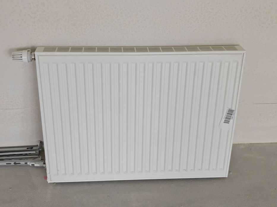 Grzejnik z termostatem.