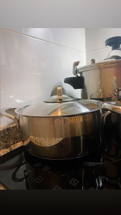 1 panela de pressão + 2 panelas