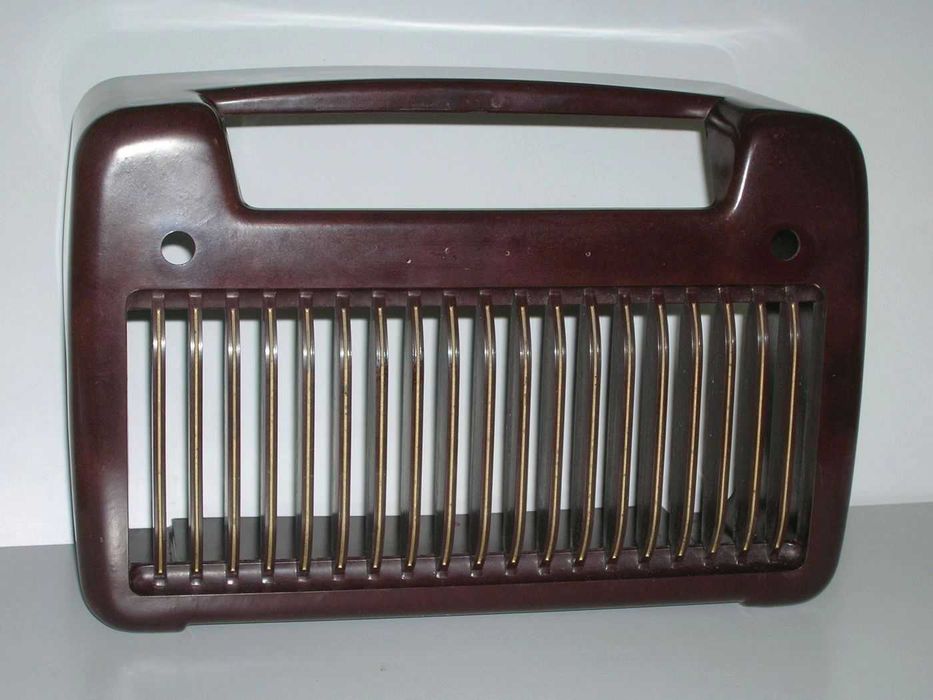 Caixa de rádio Schaub Lorenz modelo Viola em excelentes condições.