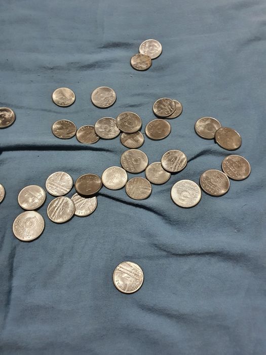 Vendo moedas para coleção
