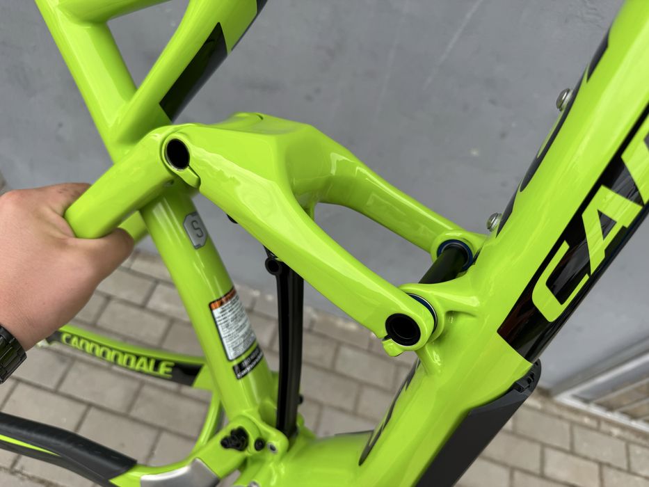 Rama Cannondale Jekyll 27,5 S M carbon Powystawowa