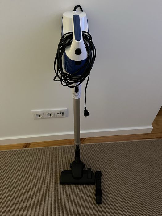 Aspirador vertical Ambiano 600W