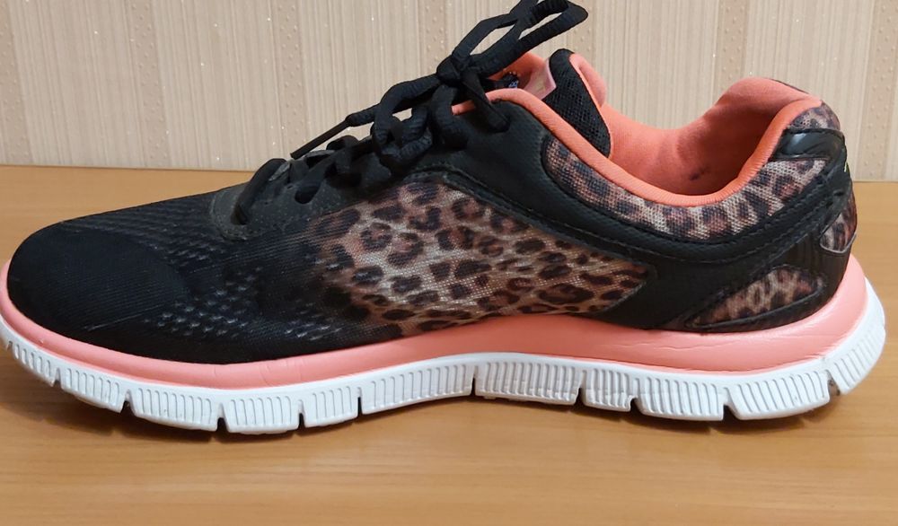 Кроссовки унисекс SKECHERS