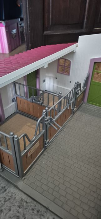 Duża stajnia schleich