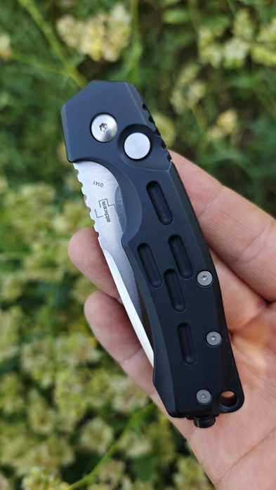 Boker Plus Thunderstorm AUS-8 Satin Black Automatic, рельєфне алюмінієве анодоване руків'я, автомат зі сталлю клинка AUS-8, склобій ,кліпса ,коробка