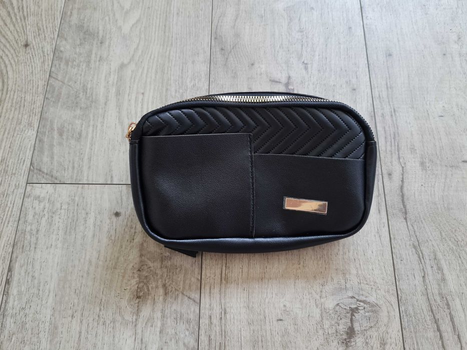 Nowa torebka saszetka nerka crossbody czarna
