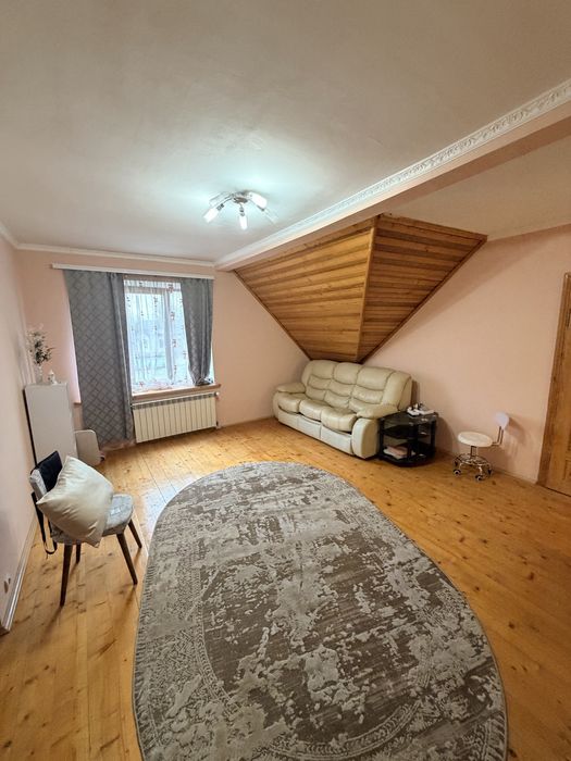 Будинок в Микитинці.