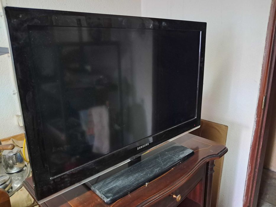 TV Samsung 80cm c/comando