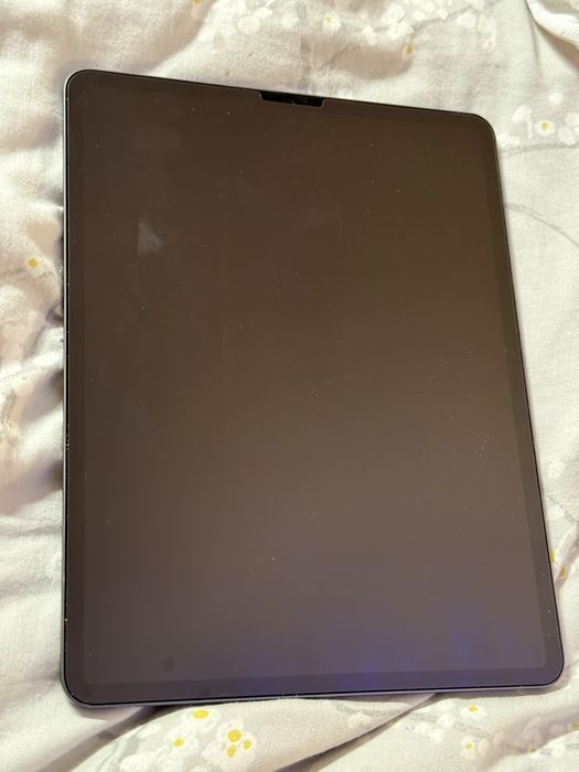iPad Pro 12.9" 256GB (4.ª Gen) – Muito bem conservado+ Apple Pencil e Teclado