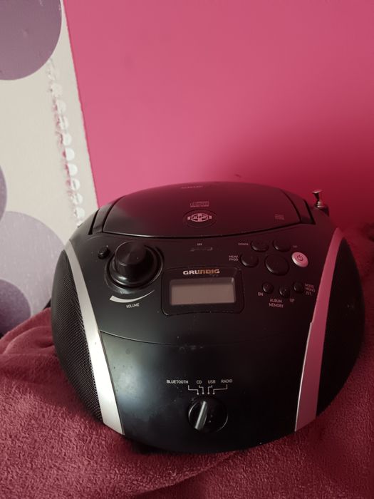 Radio Grundig z BT