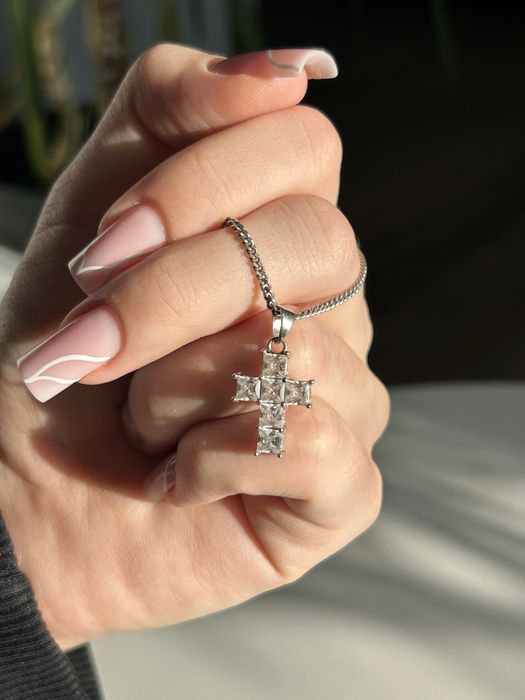 srebrny łańcuszek pancerka naszyjnik z krzyżykiem z cyrkoniami w.kruk