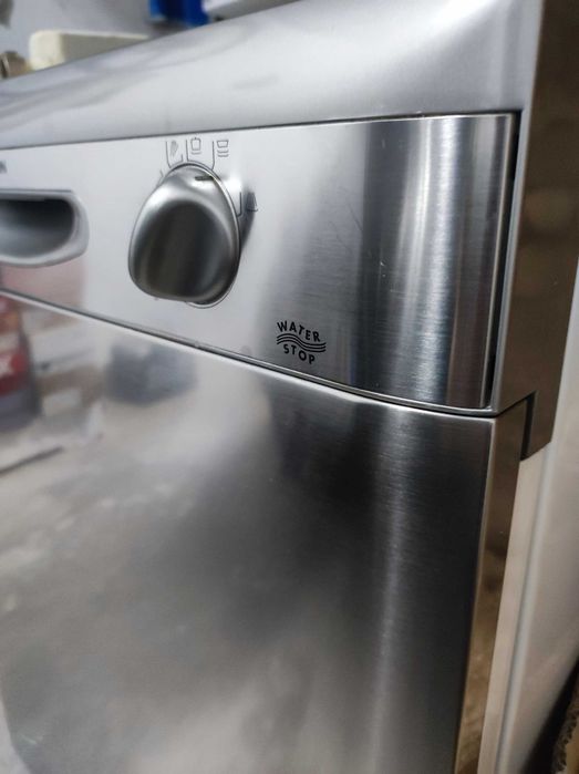 Máquina de Lavar Loiça Ariston LSV635IX - Para Peças ou Reparação