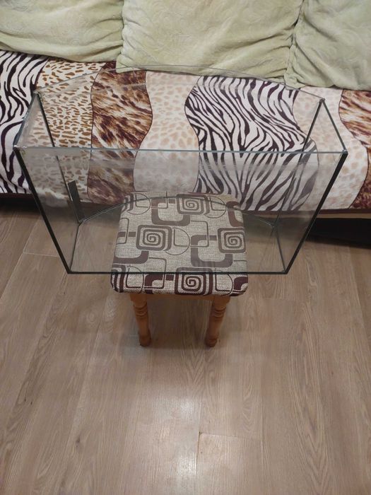 Акваріум для рибок овальний