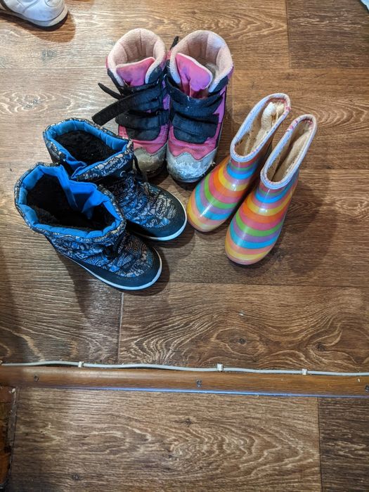 Бесплатно детские вещи, обувь