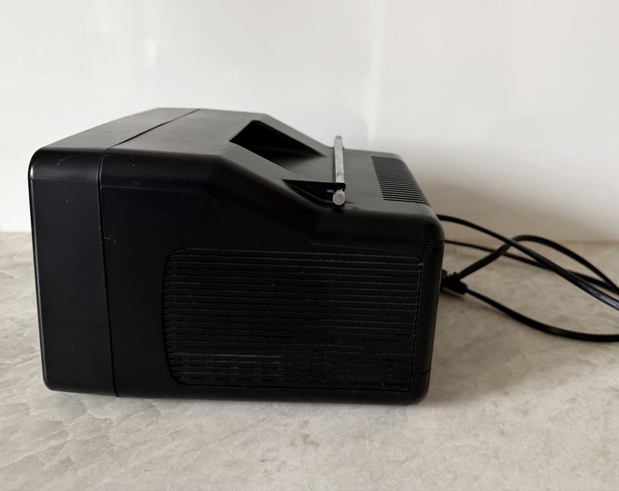 Stary retro telewizor z radiem RISING RS-786TV 5.5" -Niesprawny