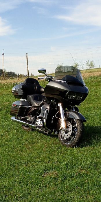 Harley Davidson Road Glide CVO  FLTRUSE110 SCREAMIN EAGLE