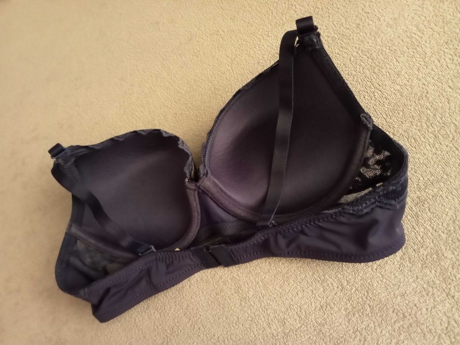 Granatowo-Różowy Biustonosz Push Up Ozdobiony Koronką 80B