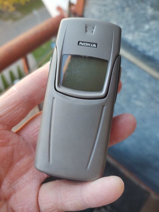 Nokia 8910.    .