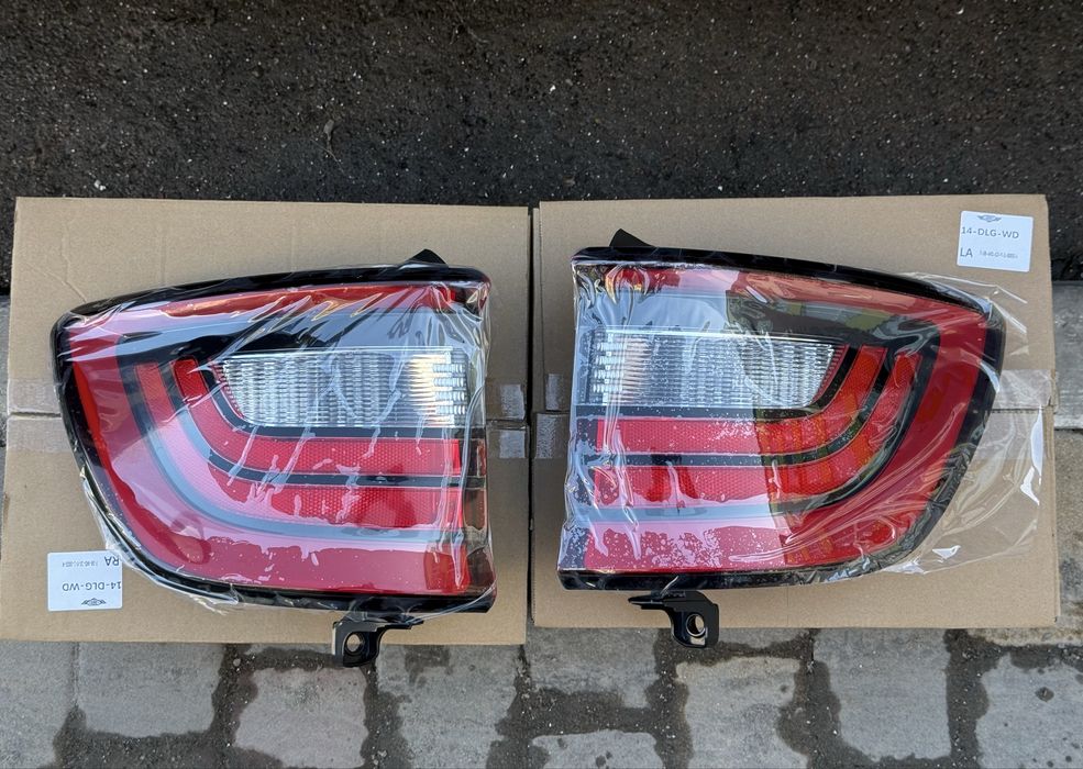 Задні фонарі Dodge Durango