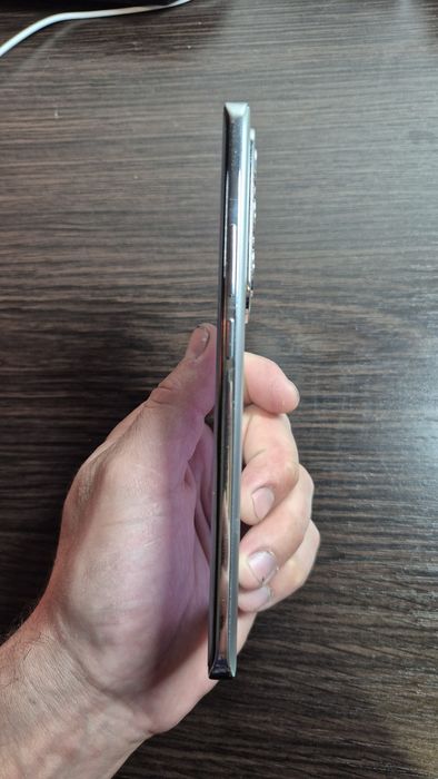 Продаю смартфон Oppo Reno 12 5g 12/256