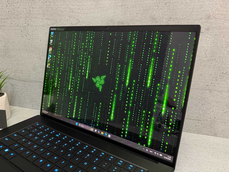 Ігровий ноутбук Razer Blade 16 rz09-0510 | 240hz | OLED | 32gb ddr5 | GeForce | 1tb | i9-14900HX
