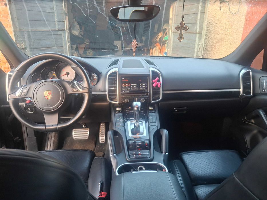 Porsche Cayenne офіційний