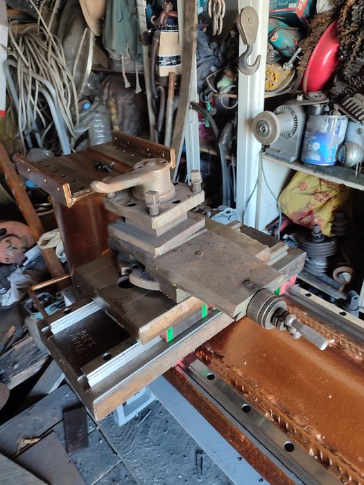 Поможіть з інструментом закінчити станок по металу.