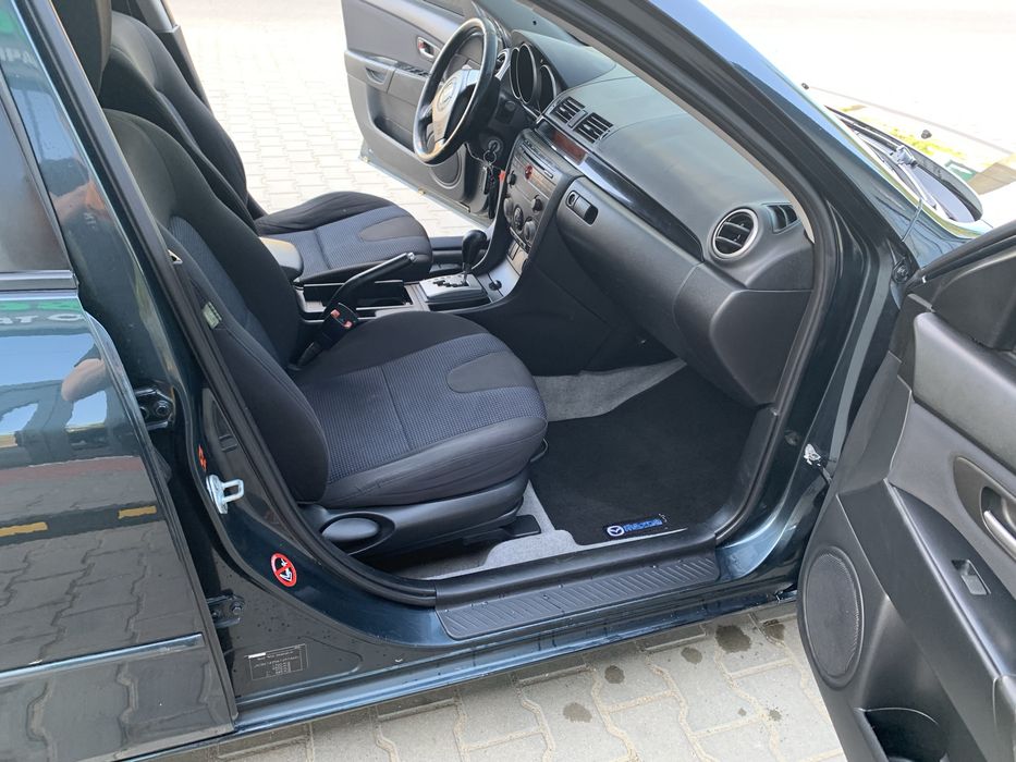 Продам Мазда  3 автомат 1.6