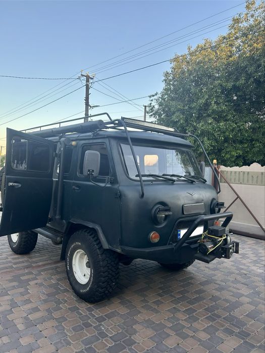 Автомобіль УАЗ 3962