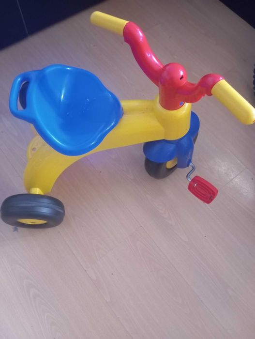 Vendo triciclo para criança novo promoção