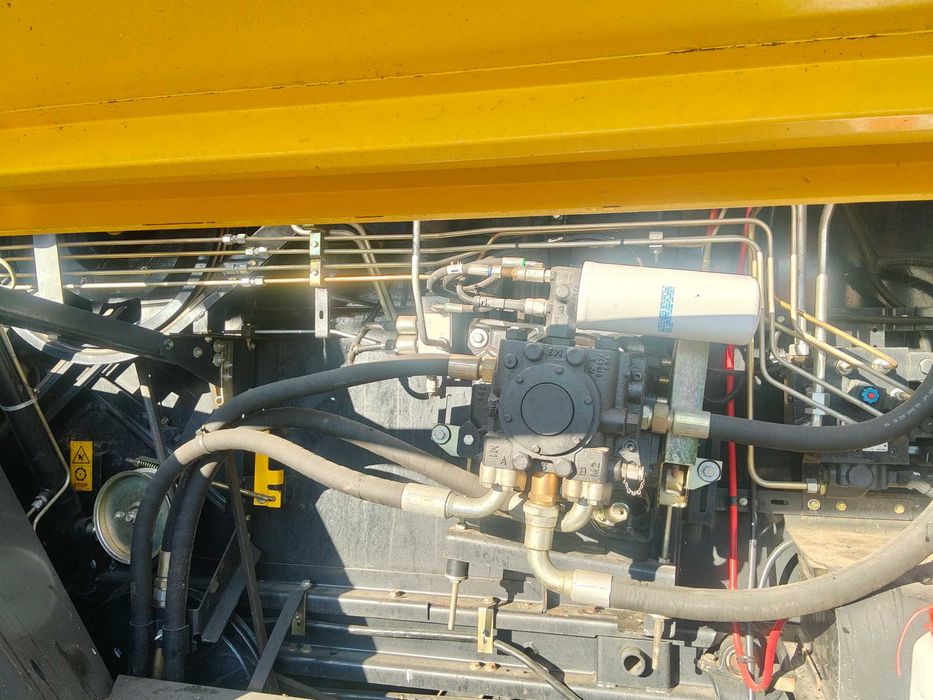 New HollandTc5050