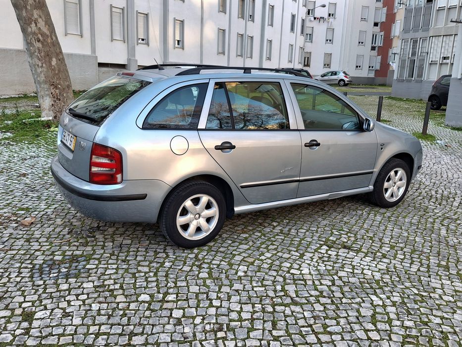 Skoda Fabia 1.4i 158Mil km Nacional 01