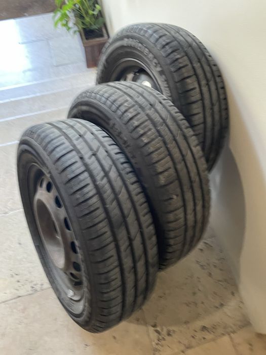 Jantes 14 c/ pneus seminovos e tampões Honda Civic EG