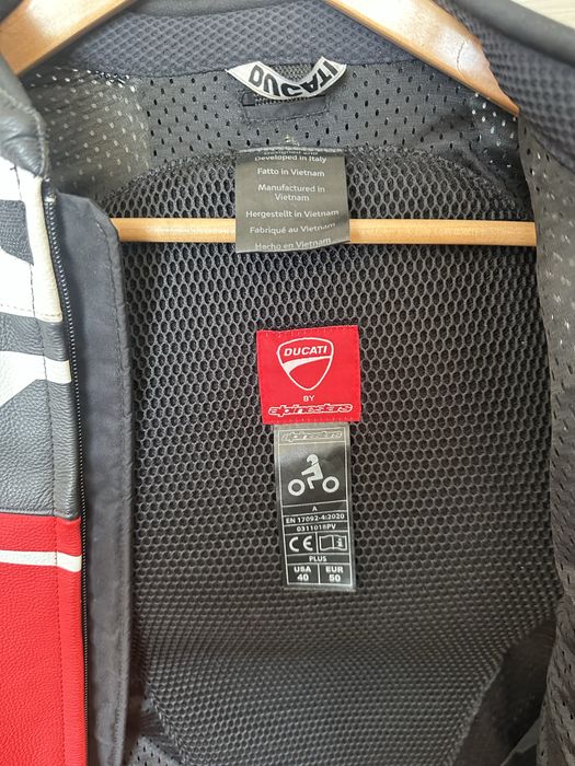 Мотокуртка Ducati