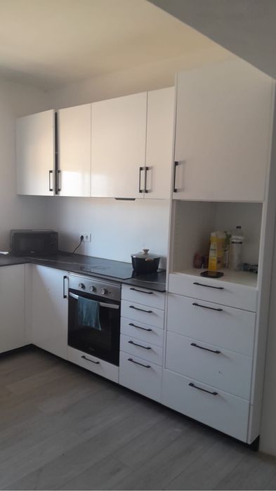 Alugo quarto em apto