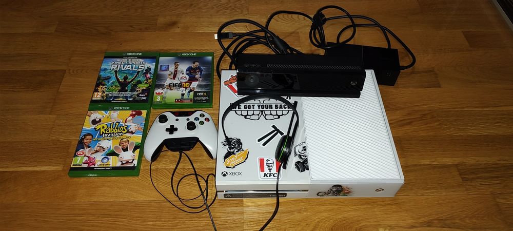 Xbox one  500gb + Kinect + 3 gry