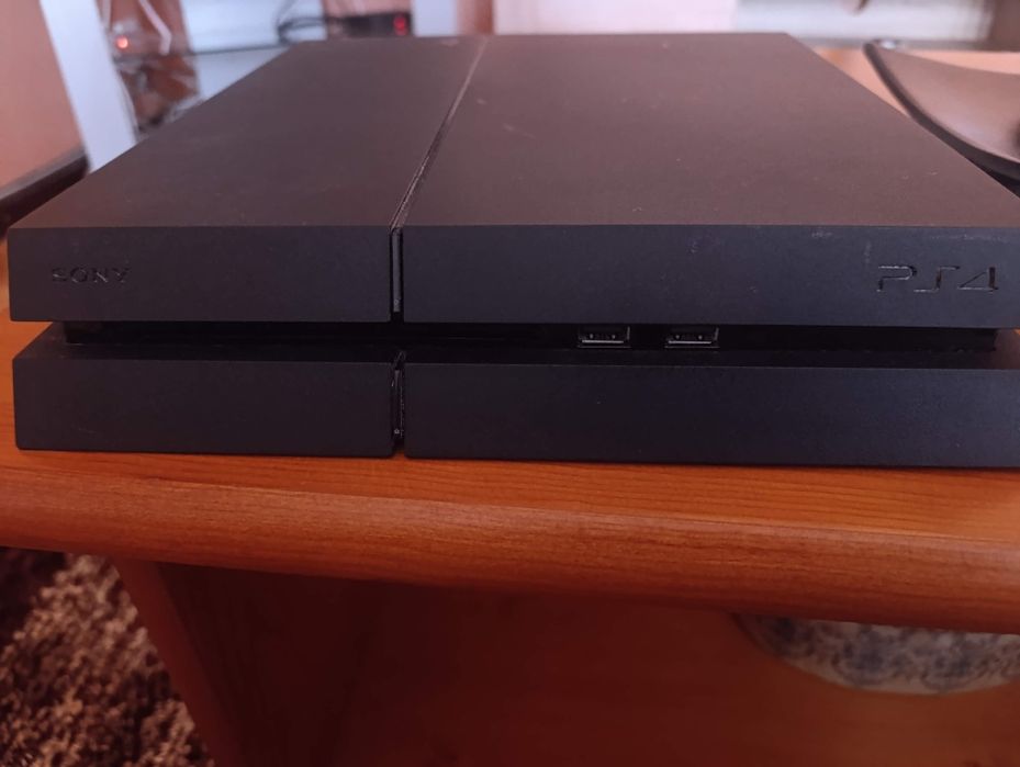 Ps4 usada com acessórios