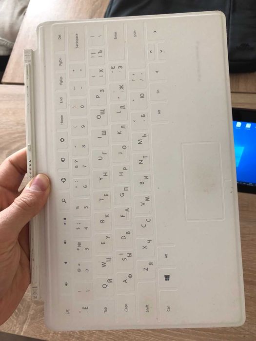 Microsoft Surface 3 / SSD128 / 4 Озу /intel Core  і5 - 1,7 Ghz