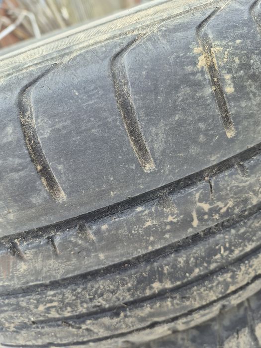 Продам шини  Kumho 365.65.r17