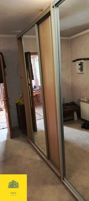 Продам будинок в центрі