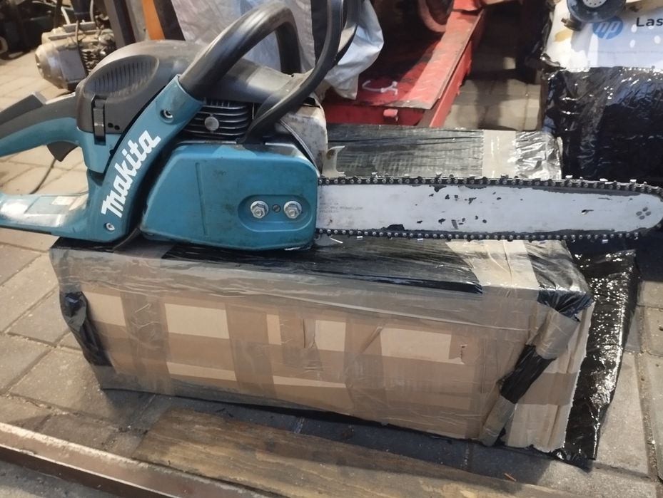 Makita dcs 4630 piła