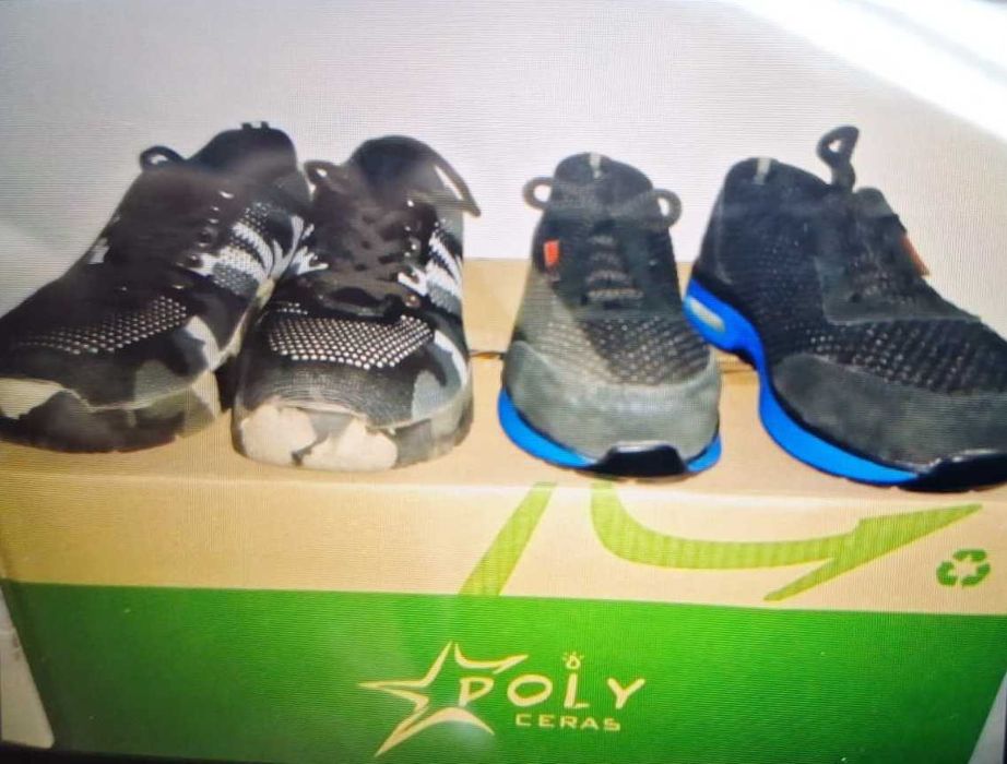 Raquetes de tenis e mais material