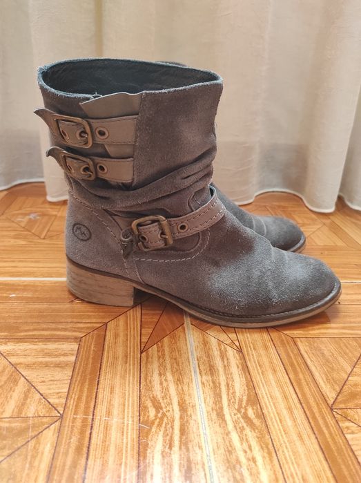 Botas em camurça marca Manuel Alves Tam 37/38