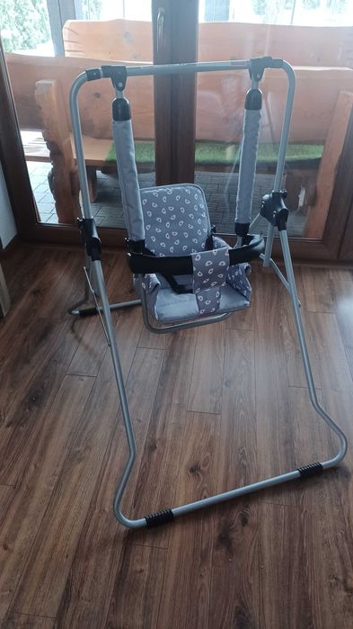 Szara huśtawka wolnostajaca dla dzieci