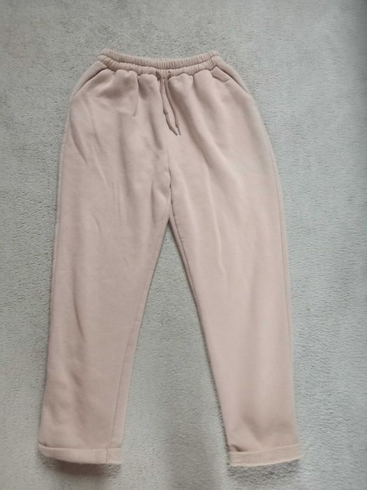 beige jogging set