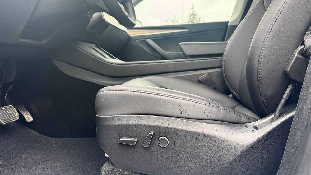 Tesla Model Y 2023 ціла автівка 82 кВт Dual Motors