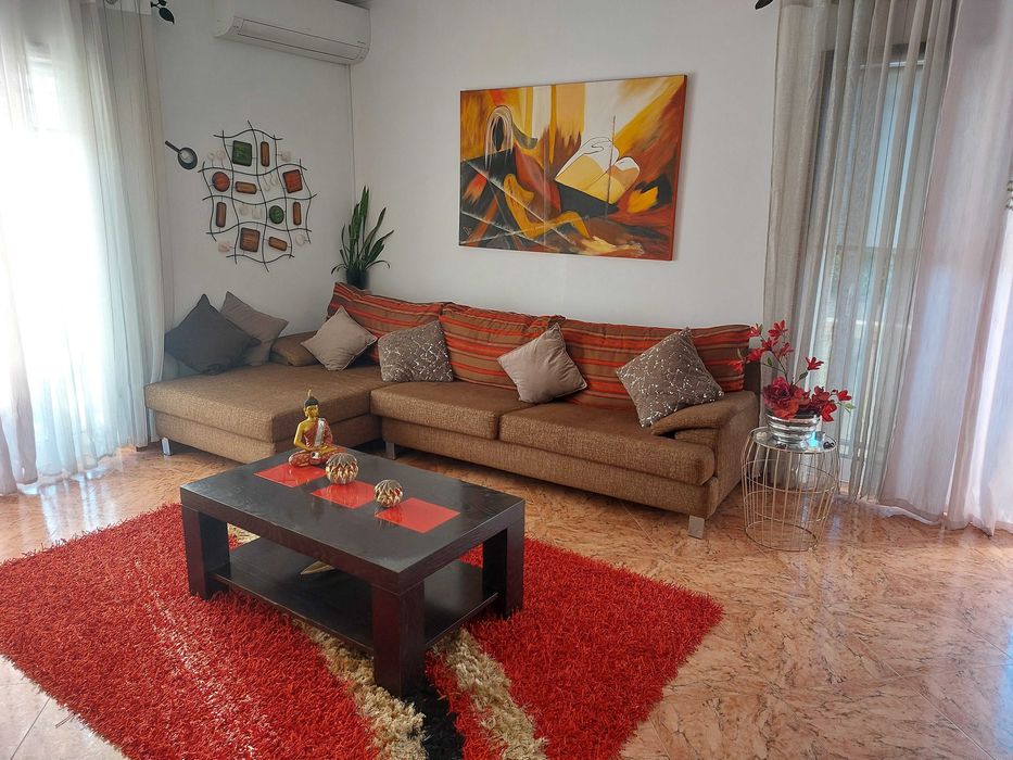 Sofas baratos e com pouco uso